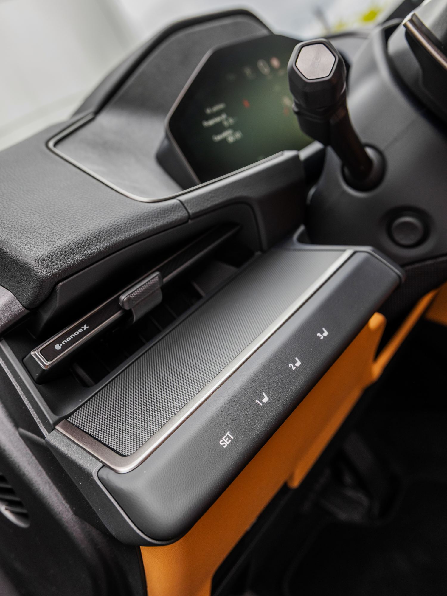 Lexus ES centre console detail